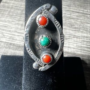 Beautiful VTG sterling silver ring
